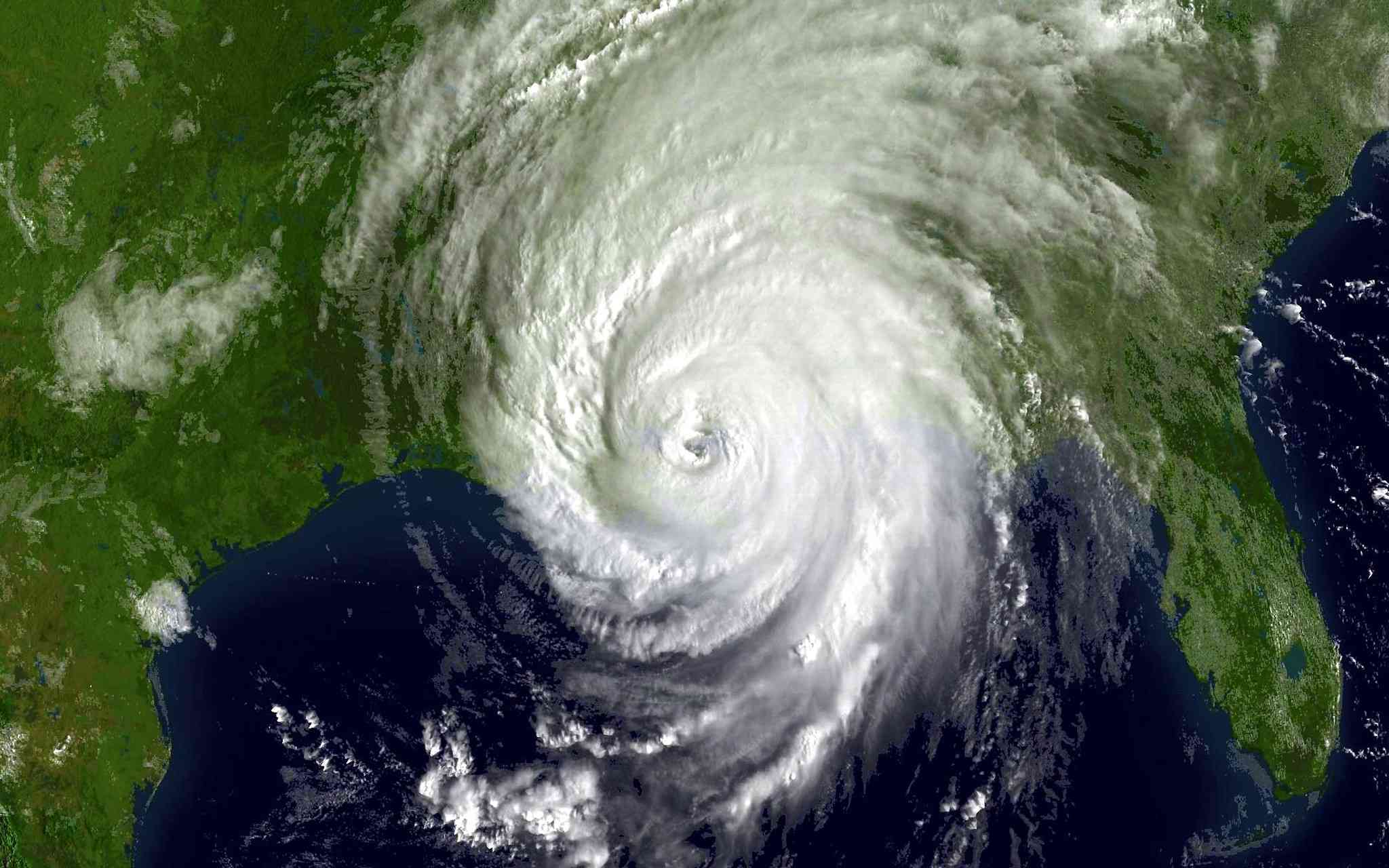 El huracán Katrina 2005 toca tierra en Luisiana