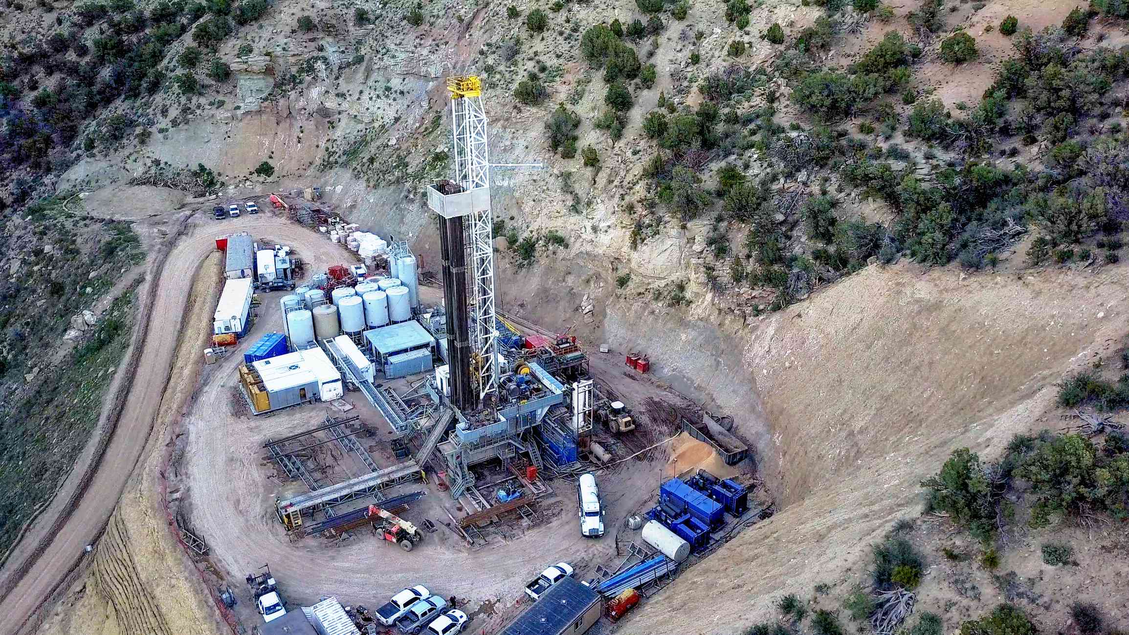 Una plataforma petrolífera de fracturación hidráulica (fracking) en Colorado