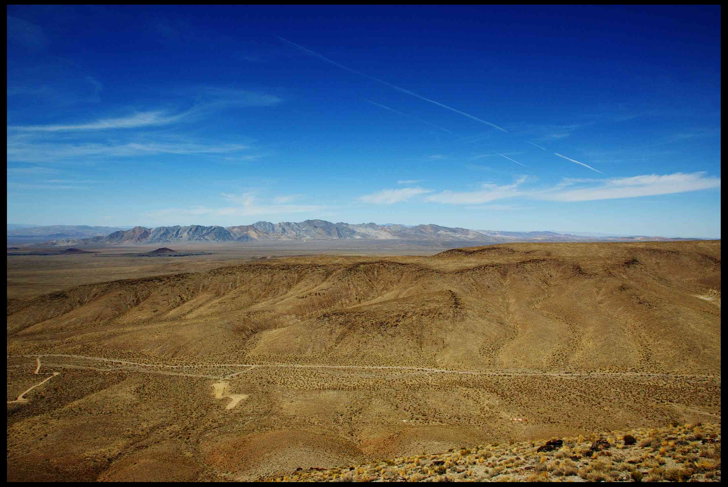 La vista desde la cima del depósito de residuos nucleares de Yucca Mountain en Nevada