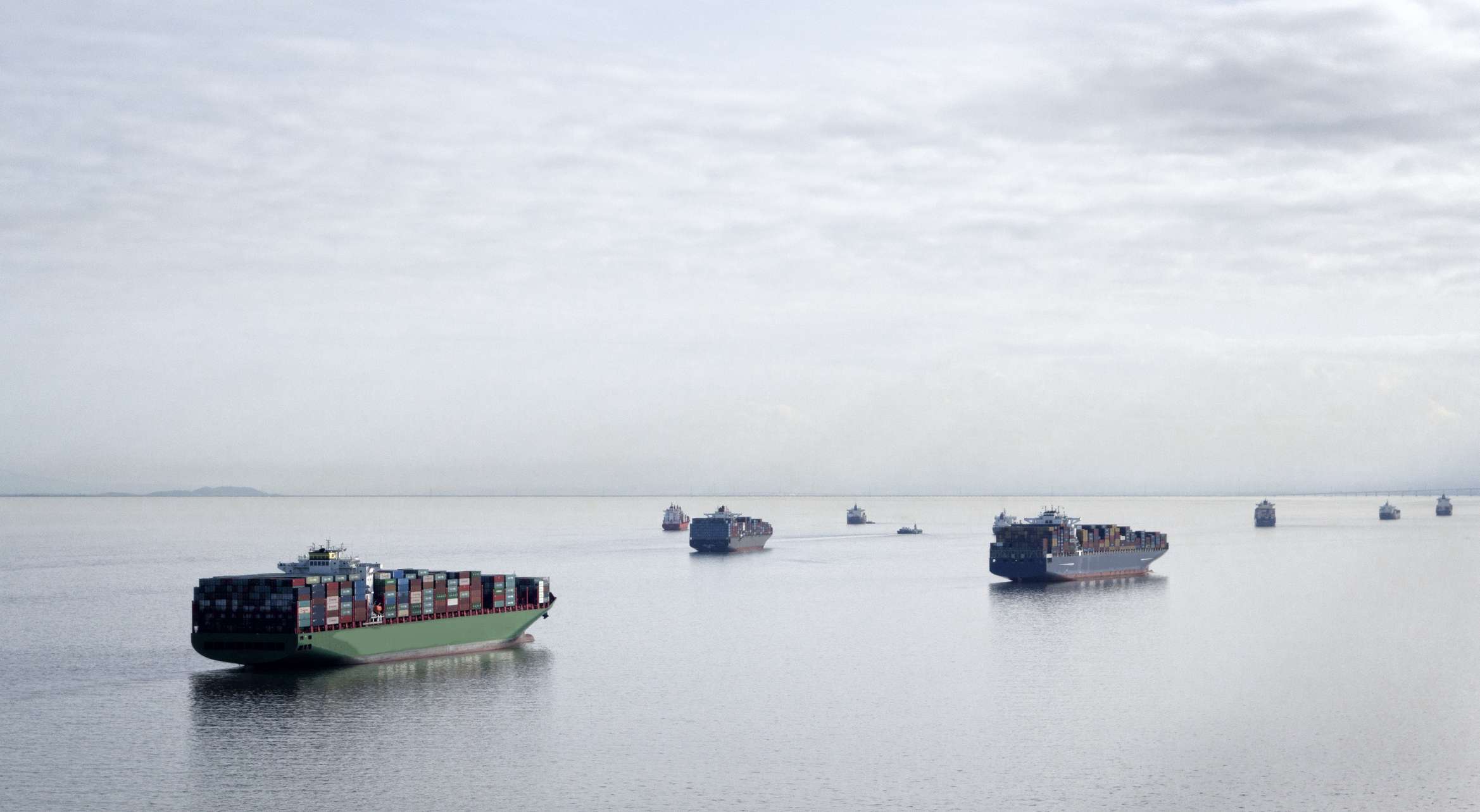 Barcos contenedores en la Bahía de San Francisco