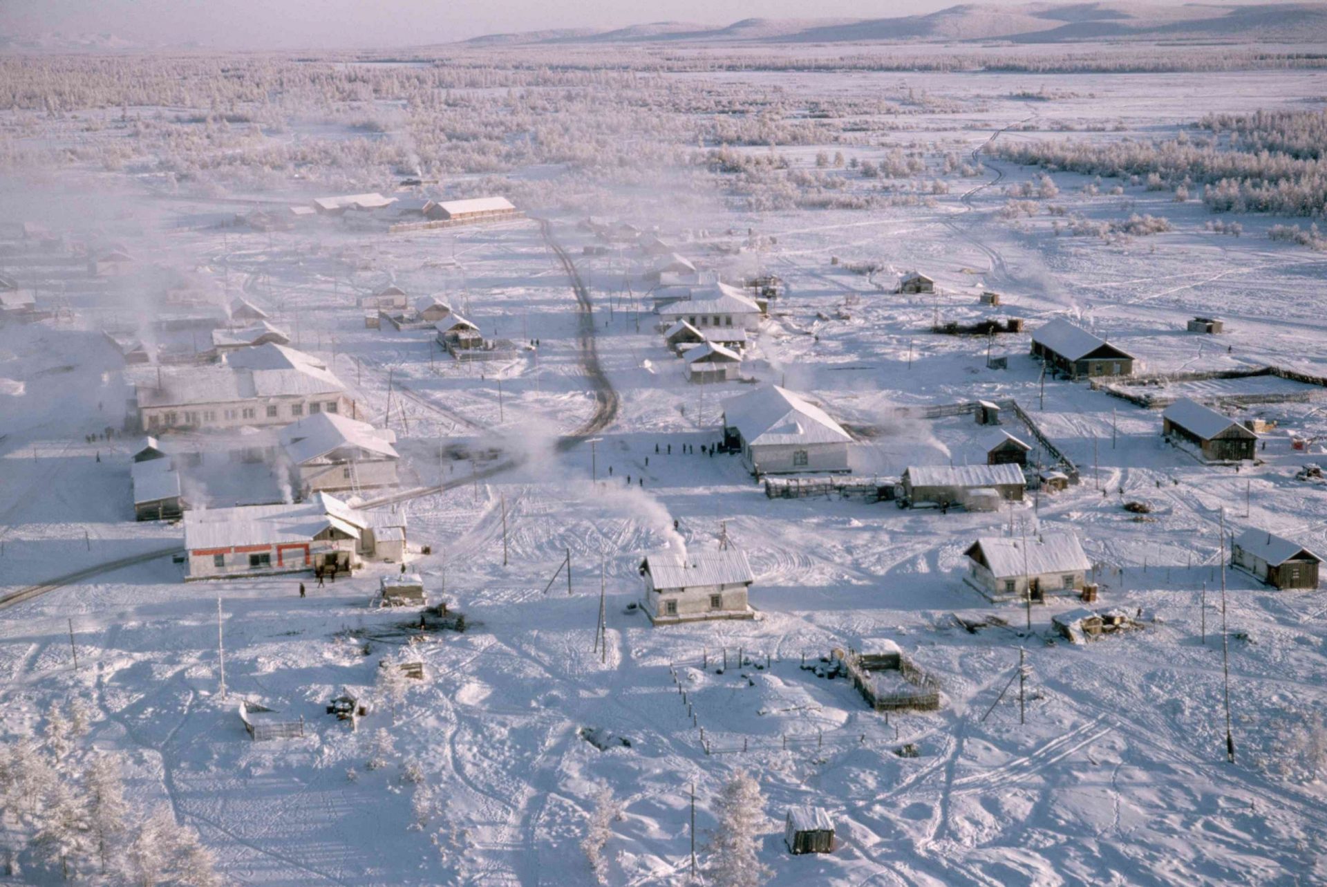 Vista aérea de la ciudad de Oymyakon, Siberia, Rusia
