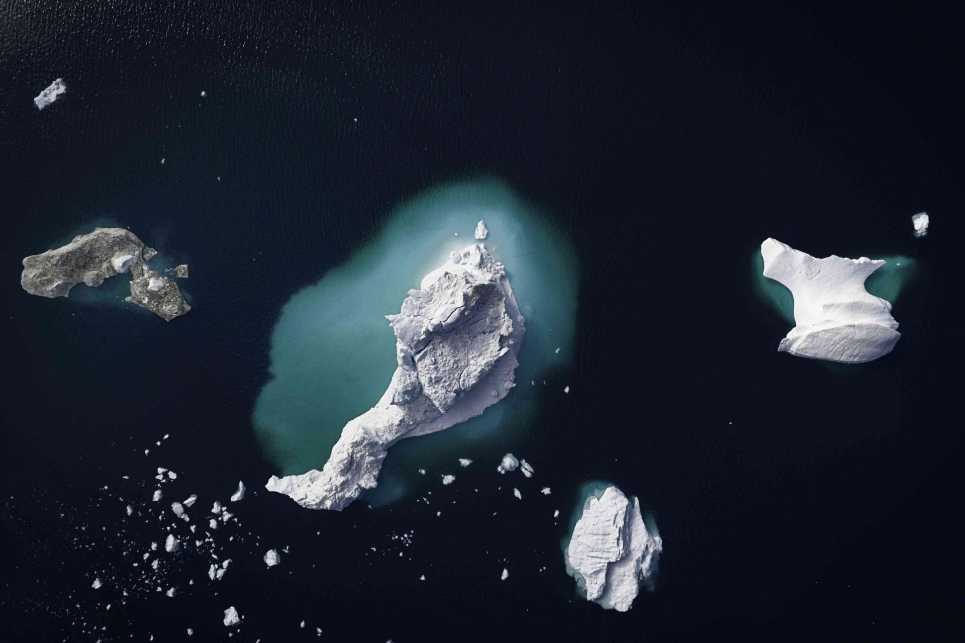 Vista aérea de icebergs gigantes