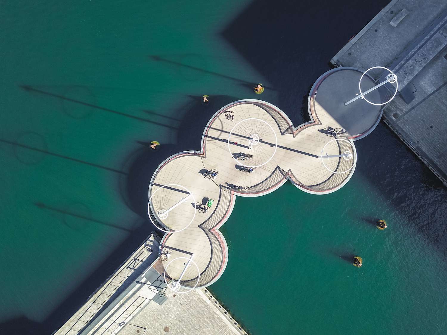 Los cinco círculos del Puente Circular de Copenhague desde una vista aérea