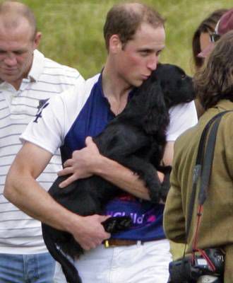 El príncipe Guillermo con su perro