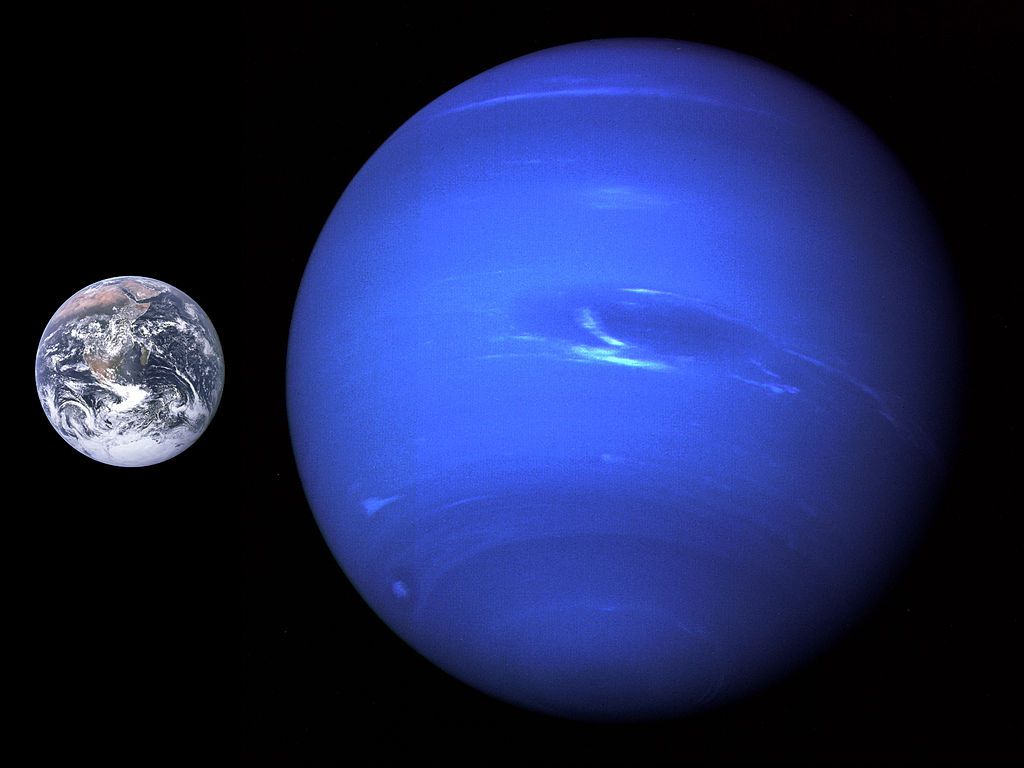 una comparación del tamaño de Neptuno y la Tierra