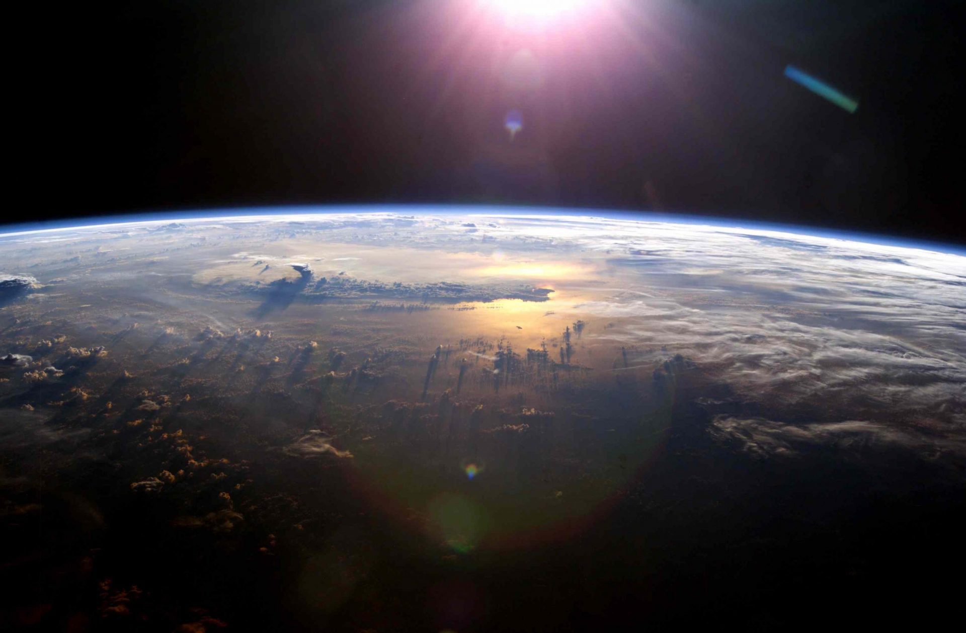 vista de la atmósfera terrestre desde la Estación Espacial Internacional