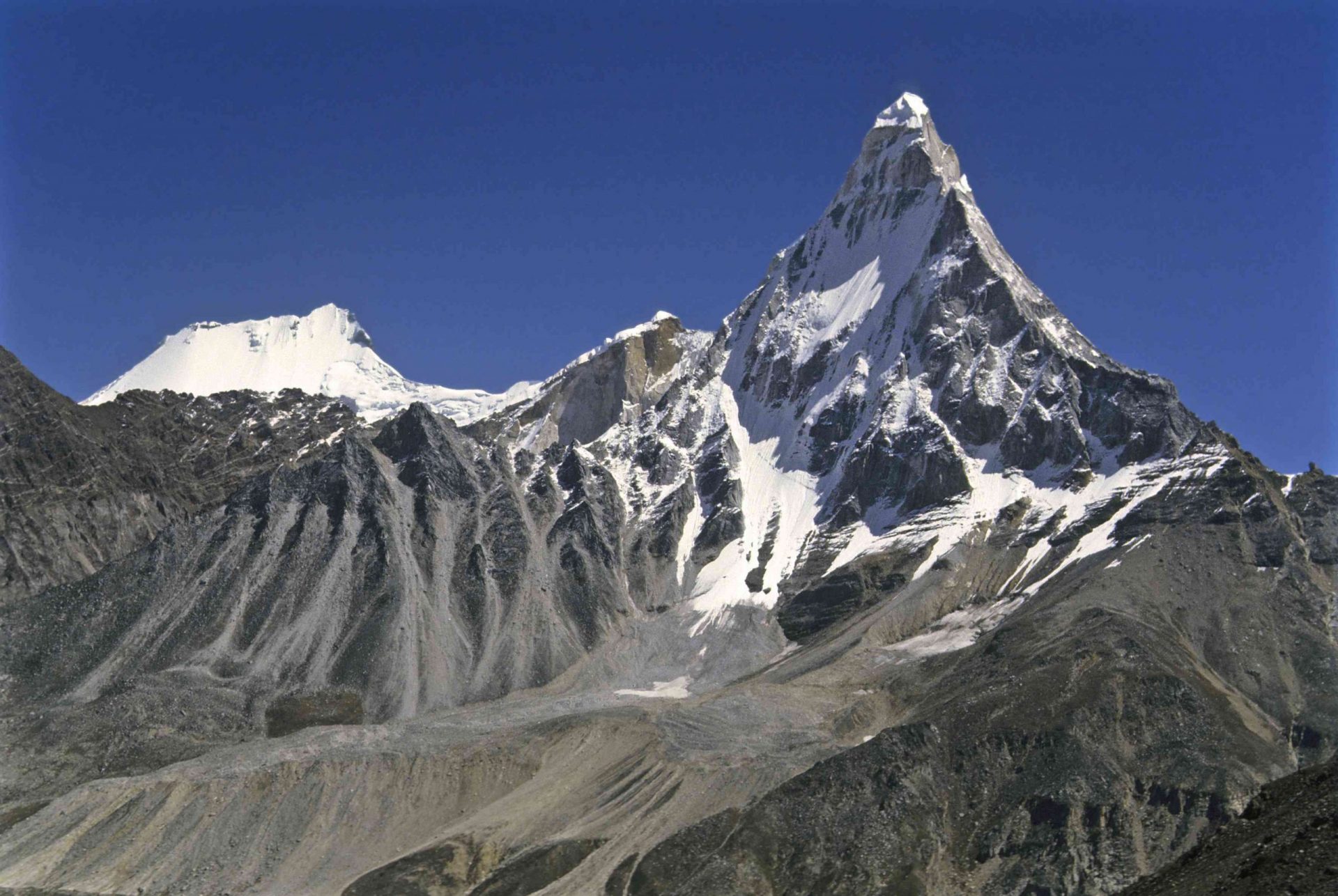 Vista del glaciar Gangotri en el pico Shivling